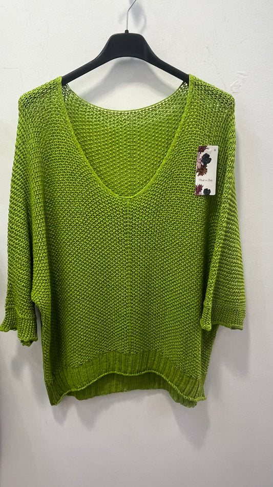 Fine knit jumper, with v-neck